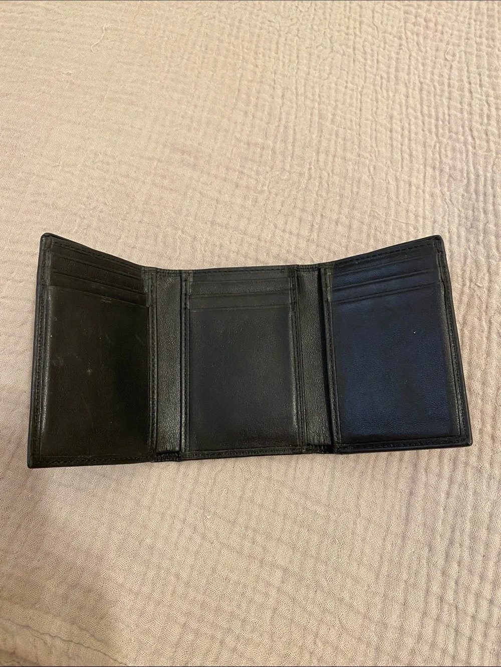 Tumi Black Leather Trifold Wallet- Card Holder